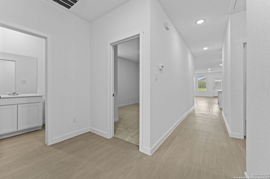 Spacious, unfurnished interior of a new home in , New Braunfels (Image 12).