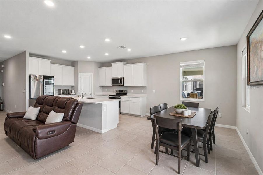 Furnished interior view inside a new home in , Wesley Chapel (Image 17). Furnished interior view inside a new home in , Wesley Chapel (Image 17).