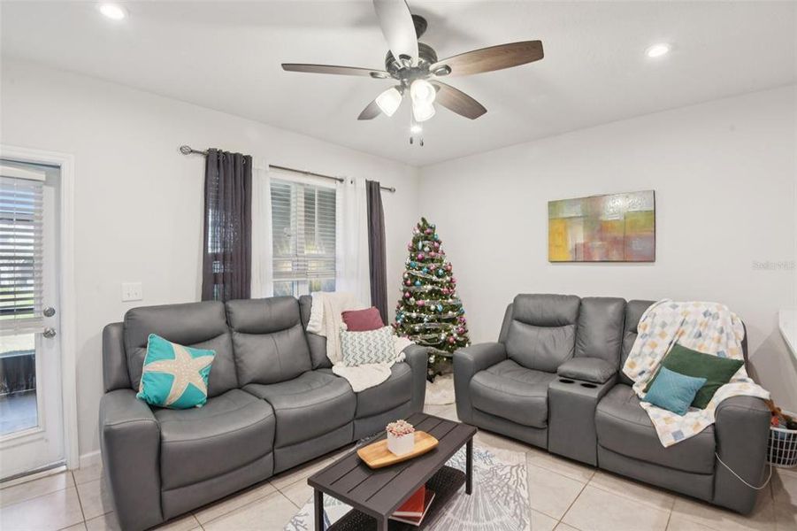 Furnished interior view inside a new home in Anclote Square, Holiday (Image 28).