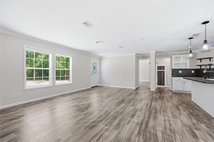 Spacious, unfurnished interior of a new home in , Fort White (Image 14).