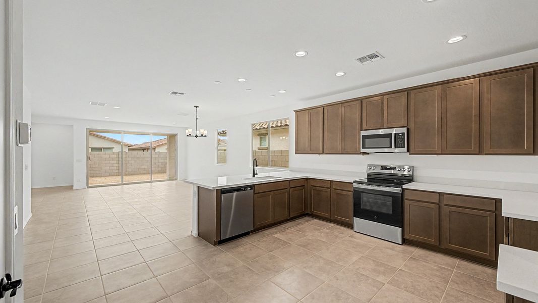 Representative furnished interior of a home built from the Larkspur by DRB Homes in Saguaro Hills at Vistancia, Peoria (Image 11).