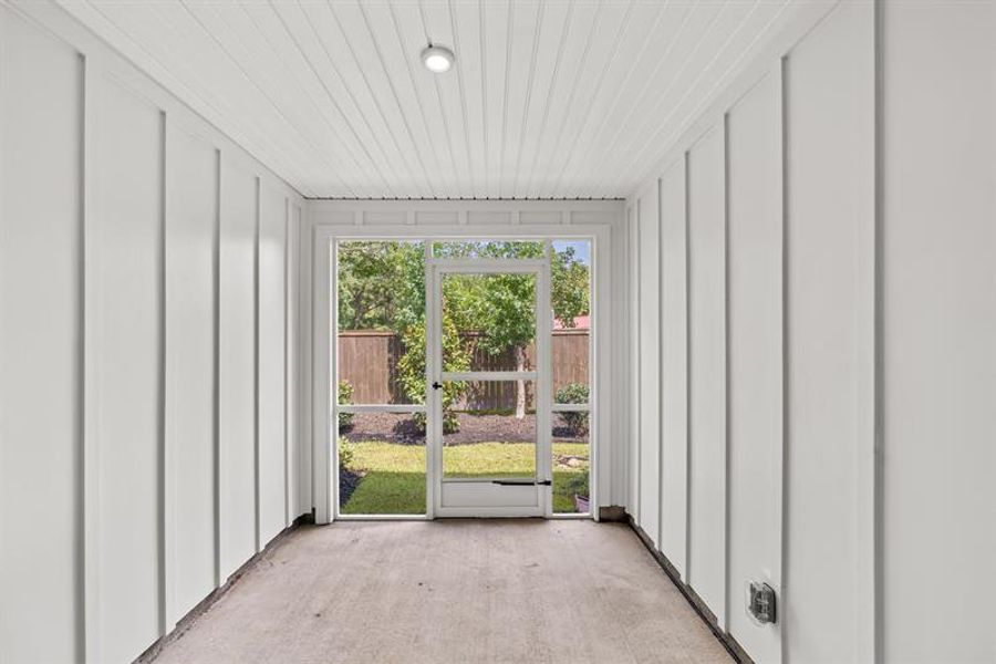 Exterior details and patio area of a home in Hope Pointe Townhomes, North Myrtle Beach (Image 1).