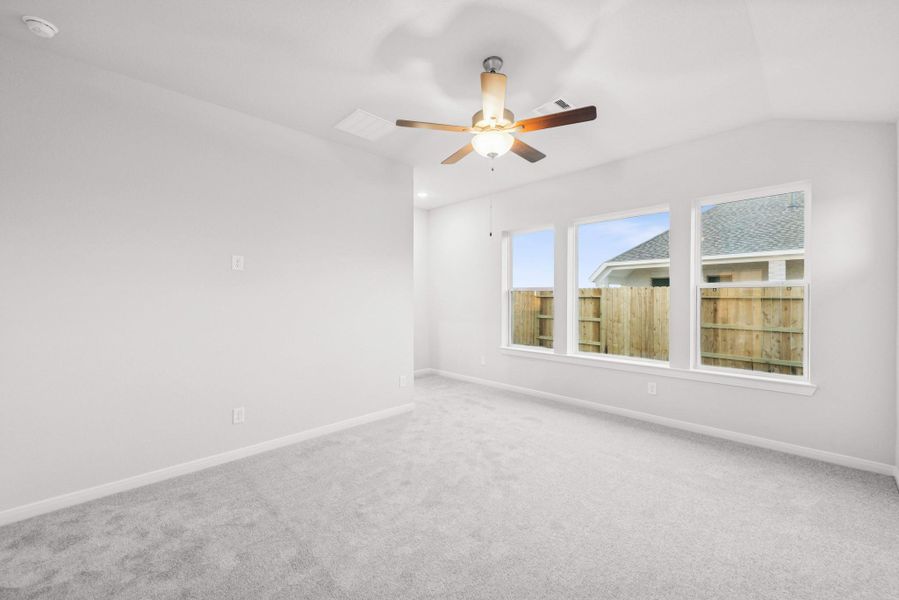 Spacious, unfurnished interior of a new home in The Grand Prairie 50’, Hockley (Image 25).