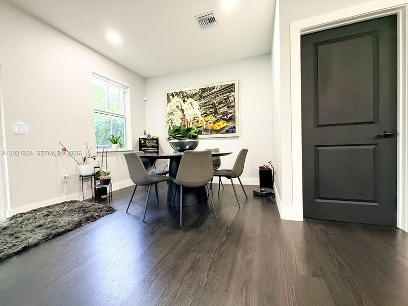 Furnished interior view inside a new home in , Coral Springs (Image 6).