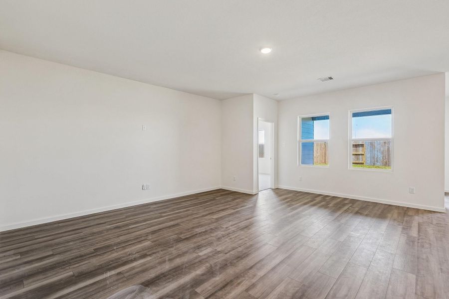 Spacious, unfurnished interior of a new home in Vida Mar, League City (Image 14). Spacious, unfurnished interior of a new home in Vida Mar, League City (Image 14).