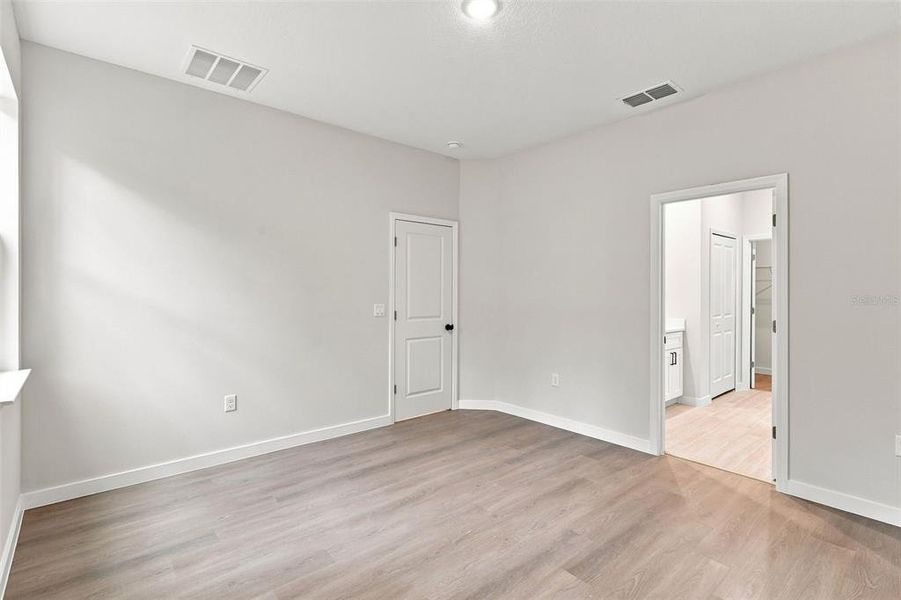 Spacious, unfurnished interior of a new home in , Mount Plymouth (Image 27). Spacious, unfurnished interior of a new home in , Mount Plymouth (Image 27).