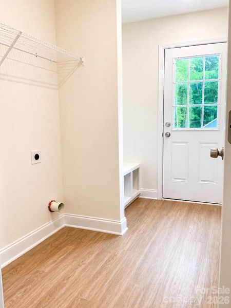 Spacious, unfurnished interior of a new home in , Salisbury (Image 16).