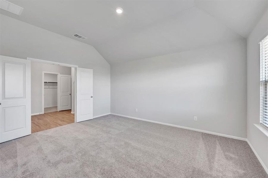Spacious, unfurnished interior of a new home in Lane Ranch, Sanger (Image 34).