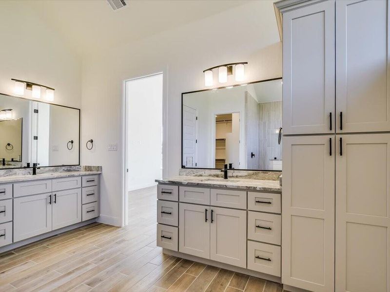 Furnished interior view inside a new home in , Horseshoe Bay (Image 12).