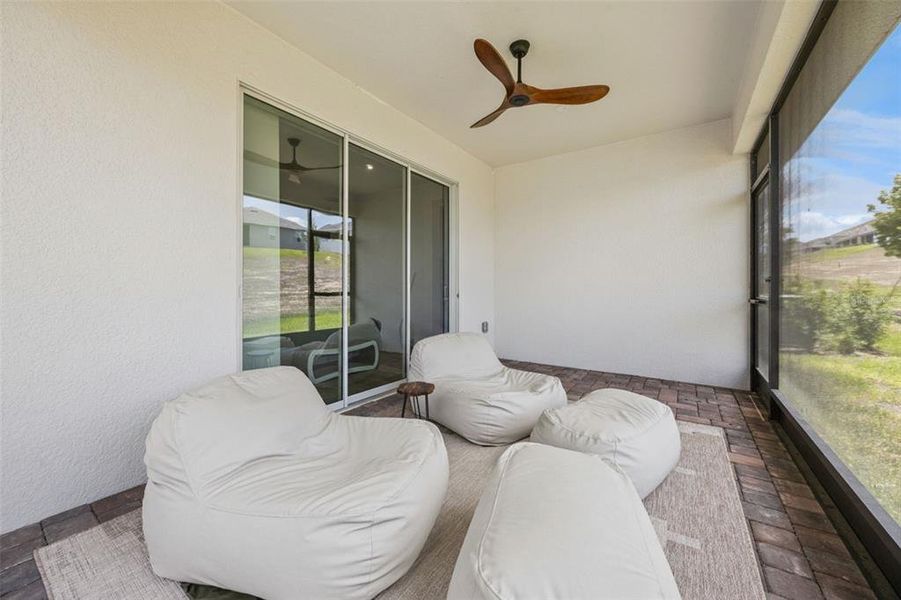 Exterior details and patio area of a home in , Minneola (Image 3).