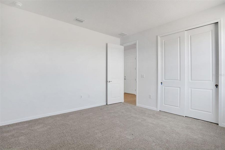 Spacious, unfurnished interior of a new home in Angeline, Land O' Lakes (Image 17).