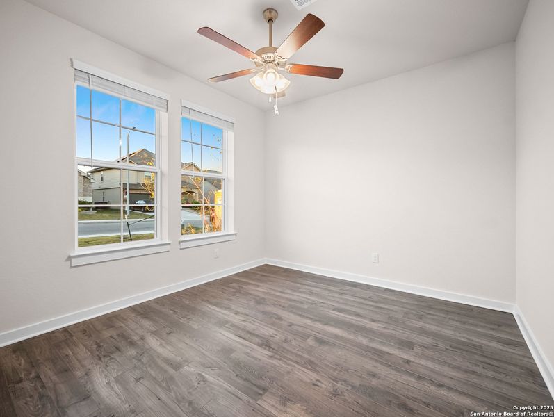 Spacious, unfurnished interior of a new home in Comanche Ridge, San Antonio (Image 11). Spacious, unfurnished interior of a new home in Comanche Ridge, San Antonio (Image 11).