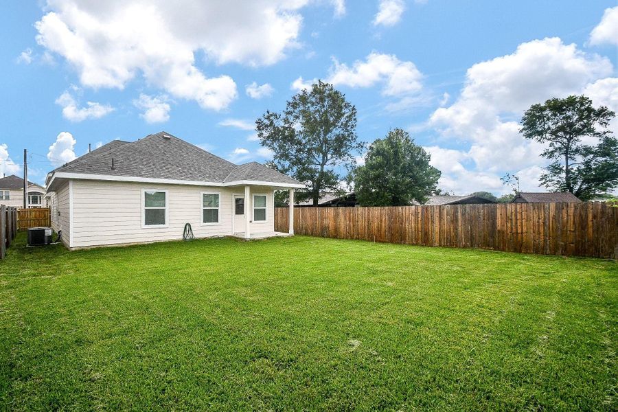 Exterior details and patio area of a home in , Houston (Image 29).