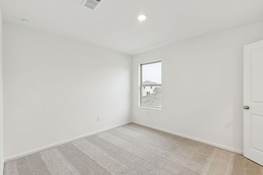 Spacious, unfurnished interior of a new home in Mavera, Conroe (Image 16).