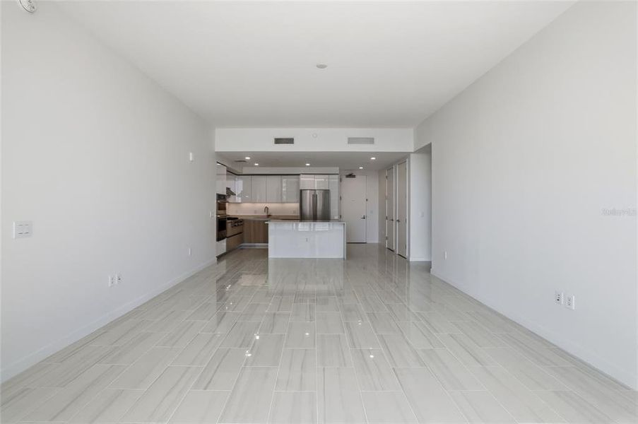 Spacious, unfurnished interior of a new home in , St. Petersburg (Image 48).