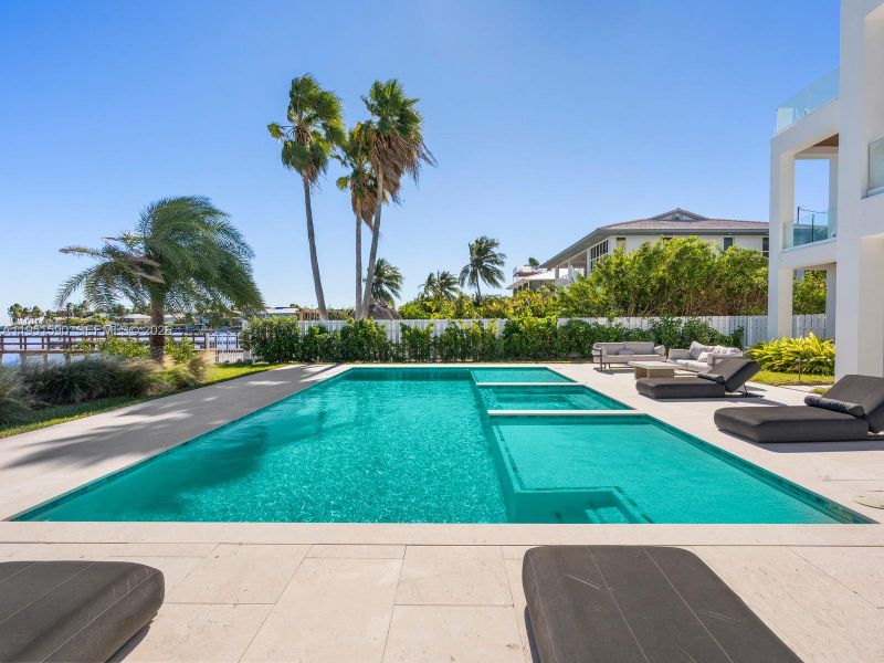 Image 76 of a home in .