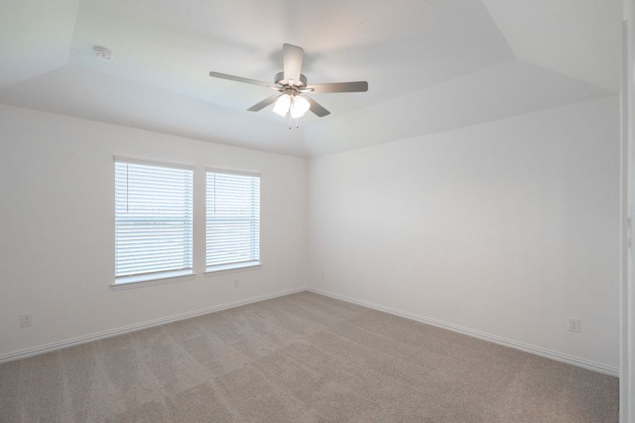 Spacious, unfurnished interior of a new home in Lake Pointe, Little Elm (Image 23).