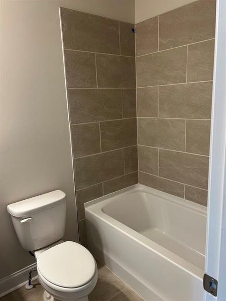 Spacious, unfurnished interior of a new home in Towns at Enclave, Lawrenceville (Image 14).