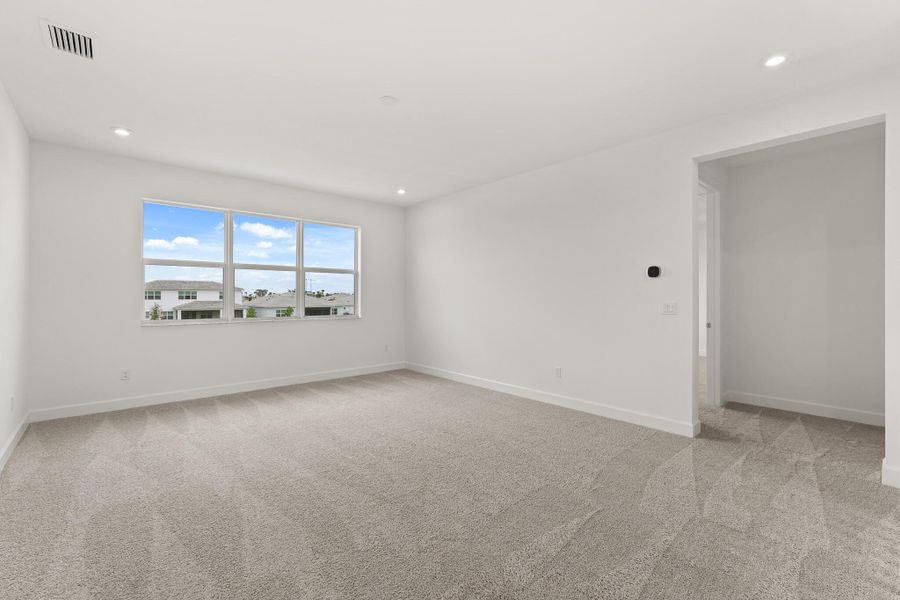 Spacious, unfurnished interior of a new home in Tradition - Seville, Port St. Lucie (Image 10).