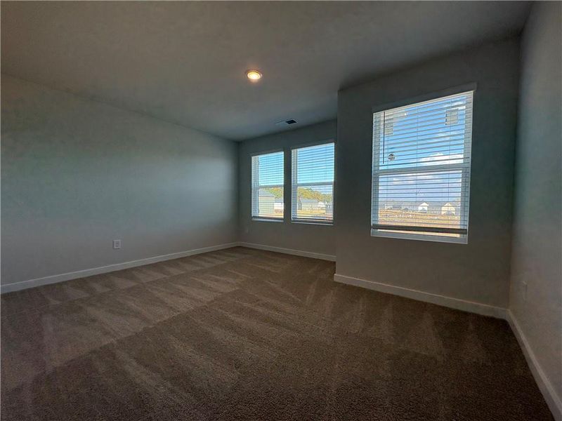 Spacious, unfurnished interior of a new home in Southern Hills, McDonough (Image 27).