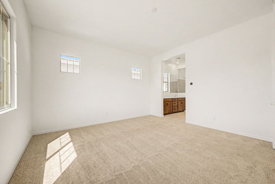 Spacious, unfurnished interior of a new home in Empire Pointe, Queen Creek (Image 9).