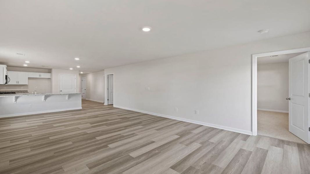 Spacious, unfurnished interior of a new home in Varner Station, Woodruff (Image 20).