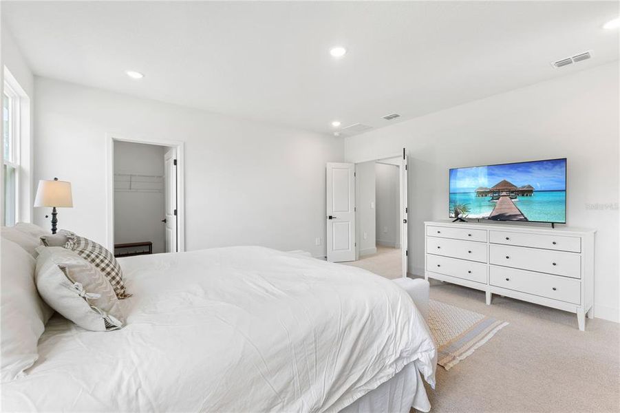 Furnished interior view inside a new home in Summerlake Reserve, Winter Garden (Image 39). Furnished interior view inside a new home in Summerlake Reserve, Winter Garden (Image 39).