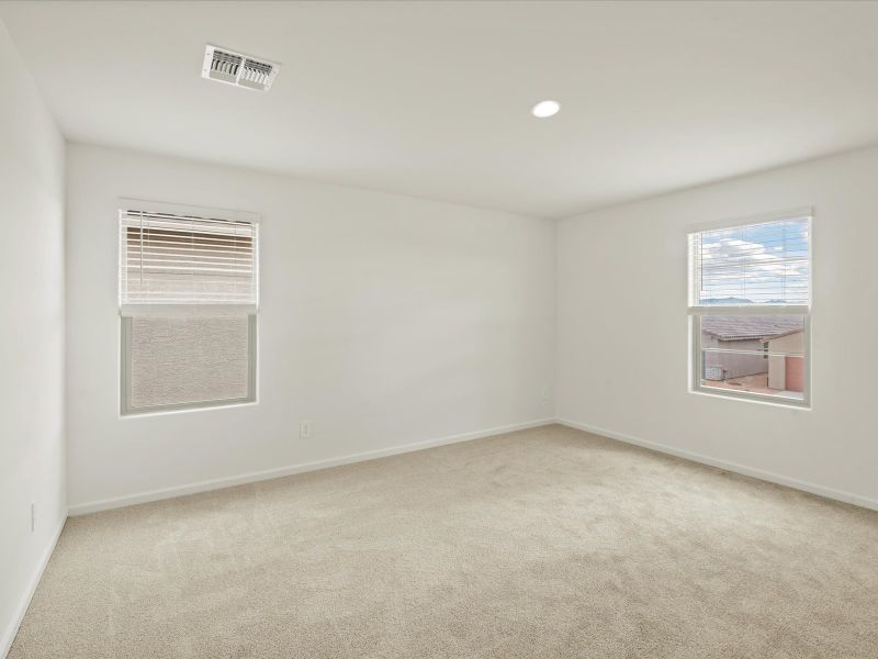 Spacious, unfurnished interior of a new home in Hanson Ridge, Vail (Image 13).