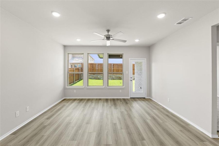 Spacious, unfurnished interior of a new home in Devonshire 40s, Forney (Image 20). Spacious, unfurnished interior of a new home in Devonshire 40s, Forney (Image 20).