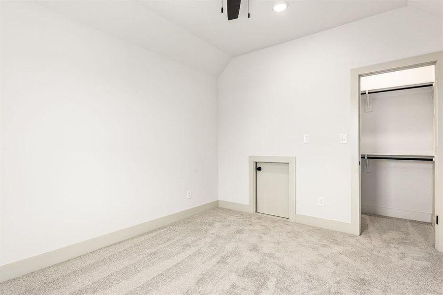 Spacious, unfurnished interior of a new home in Canyon Creek, Granbury (Image 16).