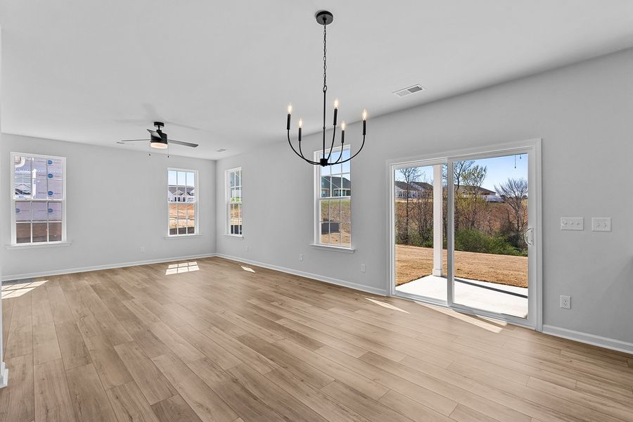 Spacious, unfurnished interior of a new home in Fieldstone, Lexington (Image 33).