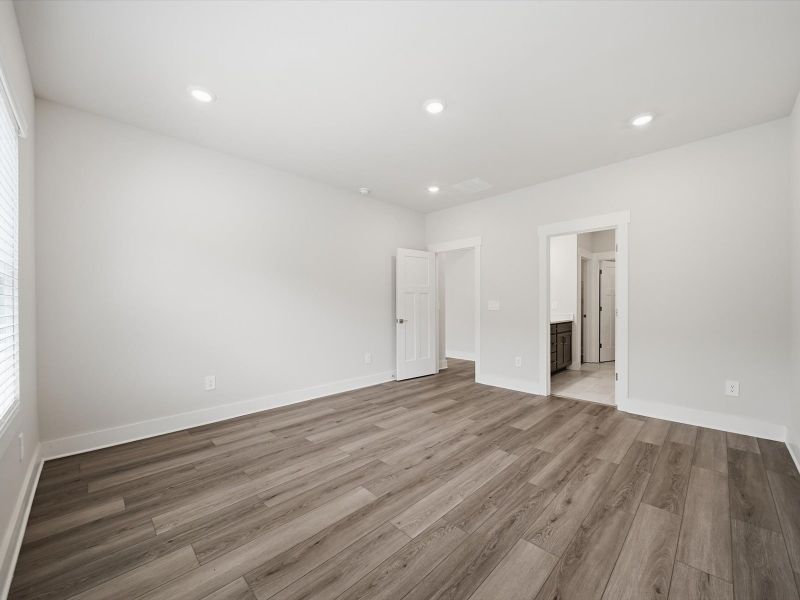 Spacious, unfurnished interior of a new home in Riverwood Farm, Piedmont (Image 14). Spacious, unfurnished interior of a new home in Riverwood Farm, Piedmont (Image 14).