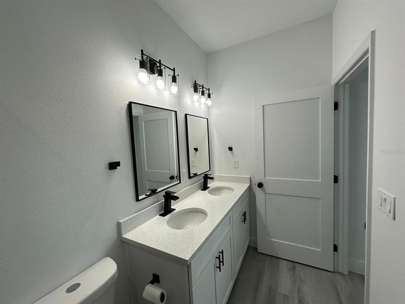 Furnished interior view inside a new home in , Ocala (Image 10).