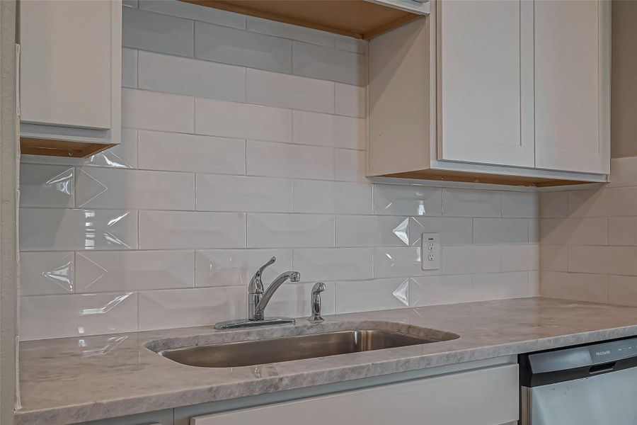 Close-up of interior finishes inside a home in Lago Mar, Texas City (Image 19).
