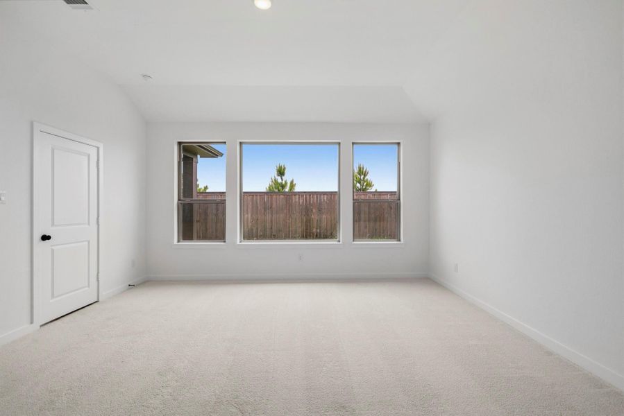 Spacious, unfurnished interior of a new home in , Katy (Image 7).