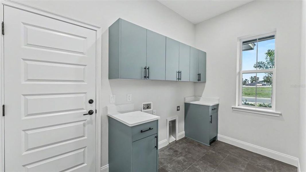 Furnished interior view inside a new home in , Lakeland (Image 14).
