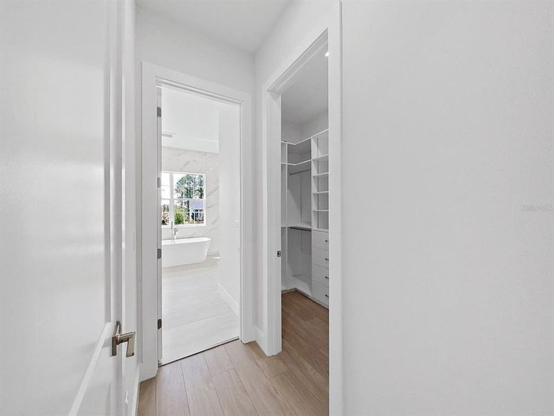 Spacious, unfurnished interior of a new home in Southern Hills Plantation, Brooksville (Image 47).