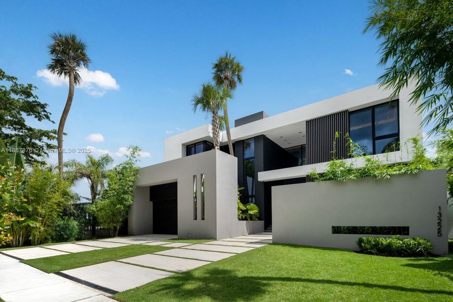 Image 70 of a home in .