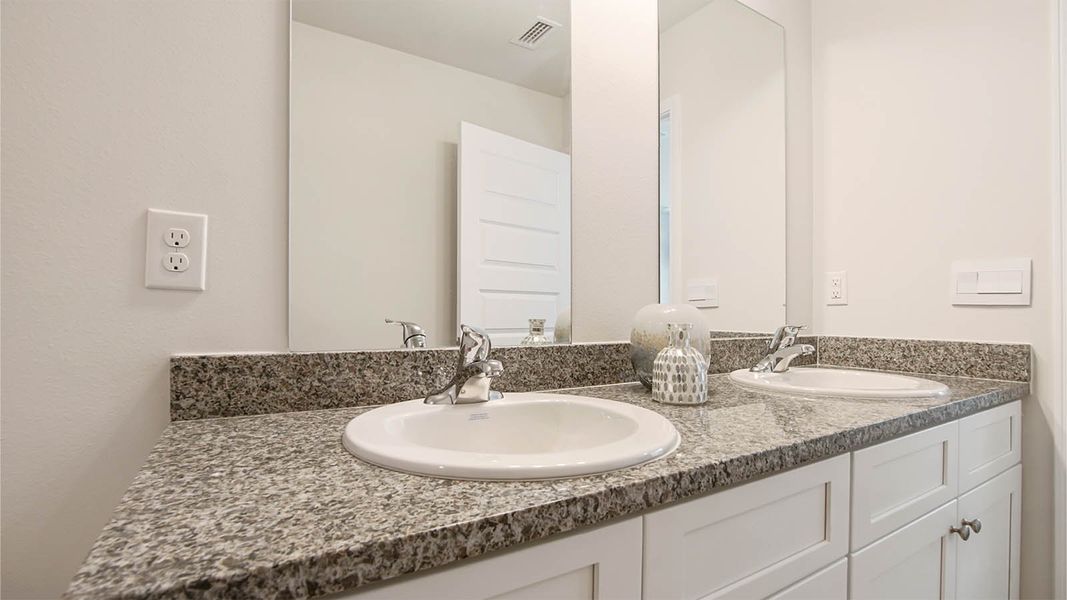 Representative furnished interior of a home built from the Aldridge by D.R. Horton in Sunny Hills, Chipley (Image 20).