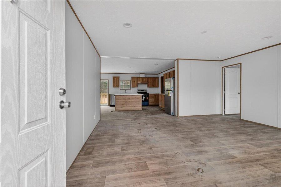 Spacious, unfurnished interior of a new home in , Pineville (Image 14).