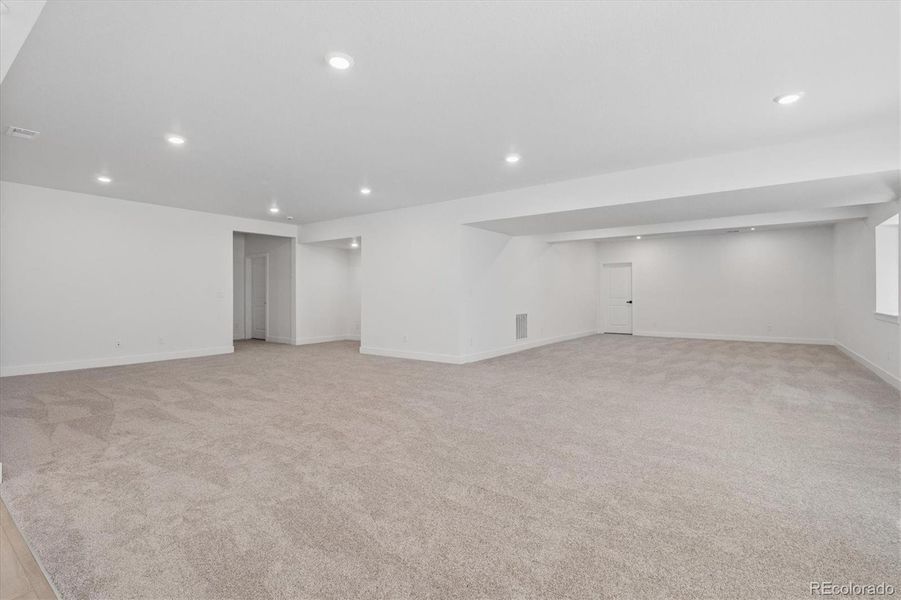 Spacious, unfurnished interior of a new home in , Littleton (Image 25).