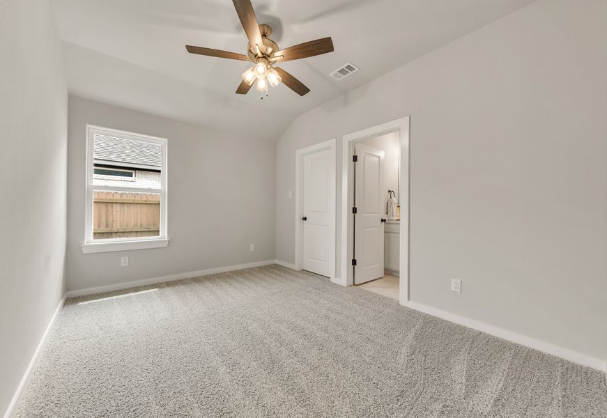 Representative unfurnished interior of a home built from the The Sage by Avonley Homes in Austin's Colony, Bryan (Image 18).