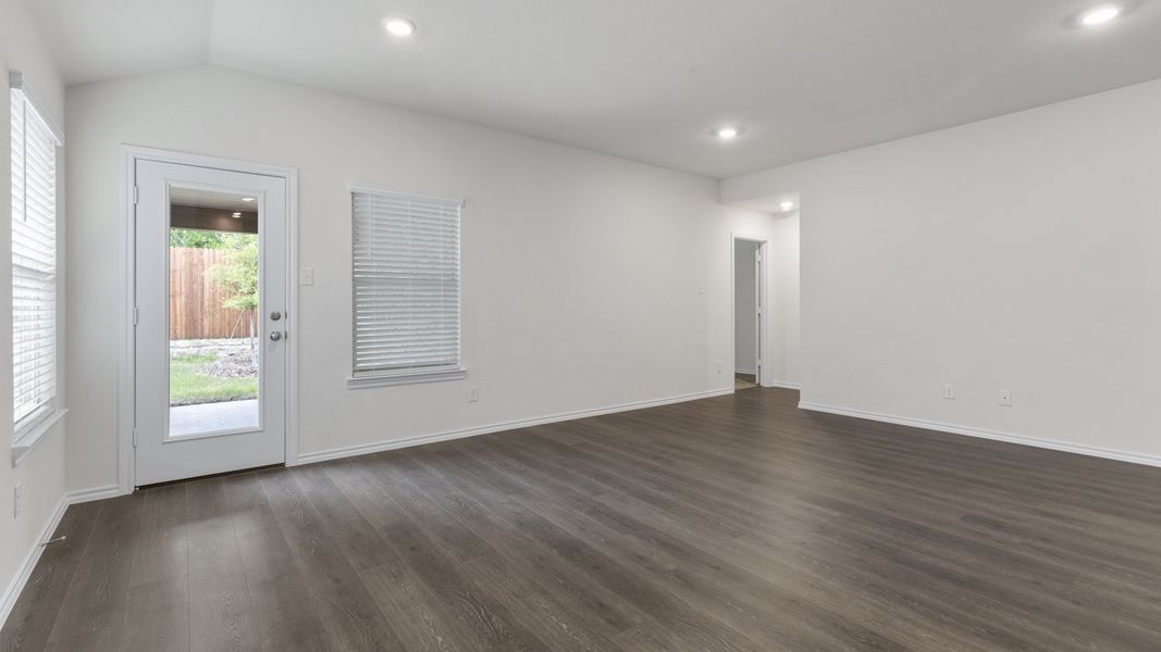 Representative unfurnished interior of a home built from the X40L Lakeway by D.R. Horton in Valor Farms, Royse City (Image 28).