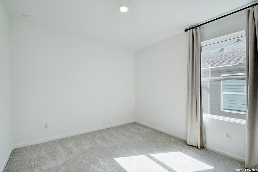 Spacious, unfurnished interior of a new home in Ridgeland, Kerrville (Image 25).