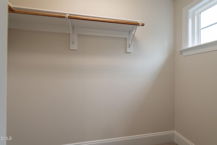 063_Walk In Closet 063_Walk In Closet