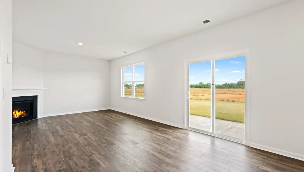 Spacious, unfurnished interior of a new home in Russell Place, Spartanburg (Image 17).