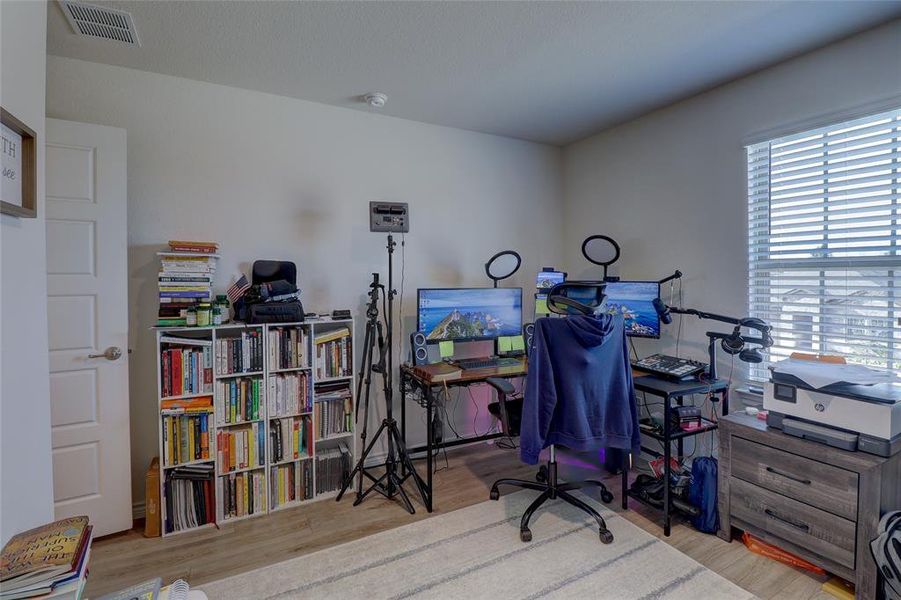 Furnished interior view inside a new home in , McKinney (Image 25). Furnished interior view inside a new home in , McKinney (Image 25).