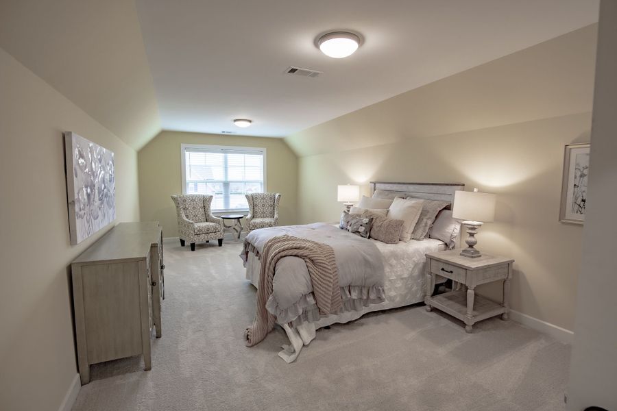 Representative furnished interior of a home built from the Willow by Grant & Co in Manor at Hall Creek, Arlington (Image 15).