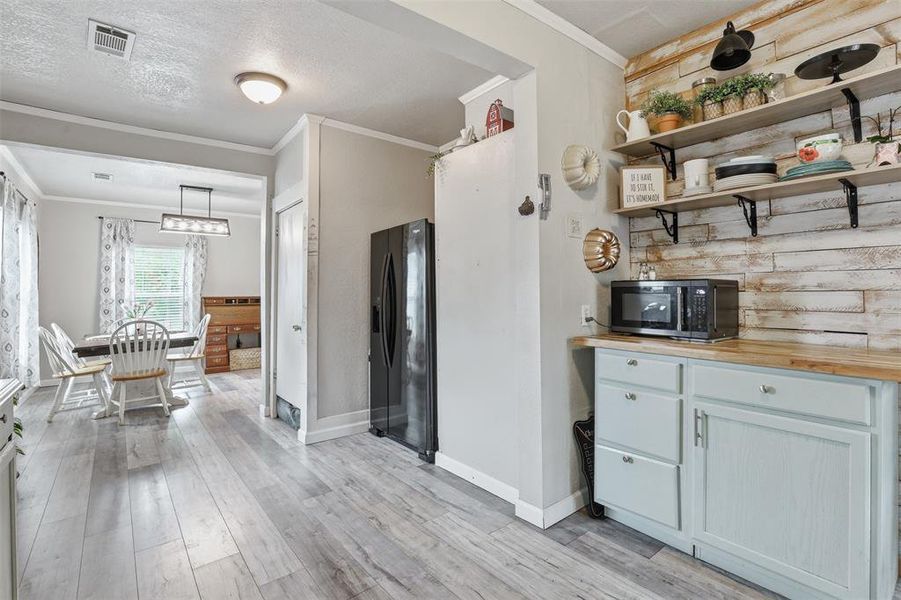 Furnished interior view inside a new home in , Cleburne (Image 11).