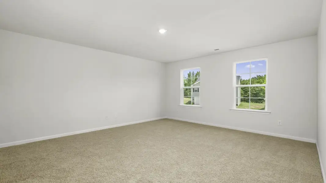 Spacious, unfurnished interior of a new home in Owens Ridge, Lexington (Image 18).